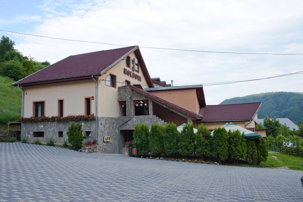 Pensiunea Moldova Piatra Neamt Exterior photo